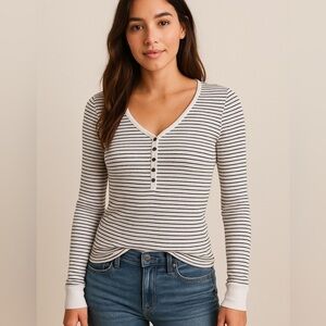 Abercrombie & Fitch S Black and White Long Sleeve Ribbed shirt top